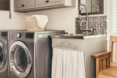 Farmhouse-Laundry-Sink